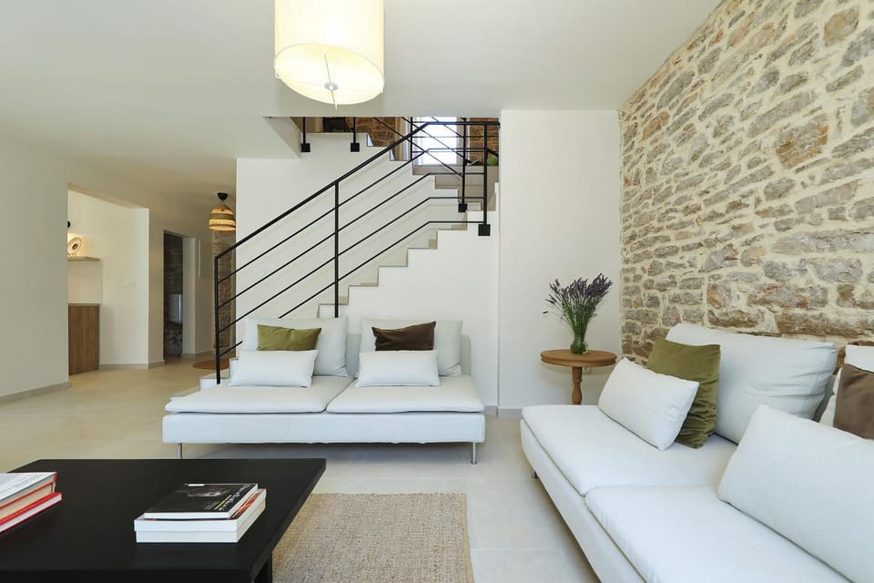 Communal lounge/ TV room, Living room, Seating area
