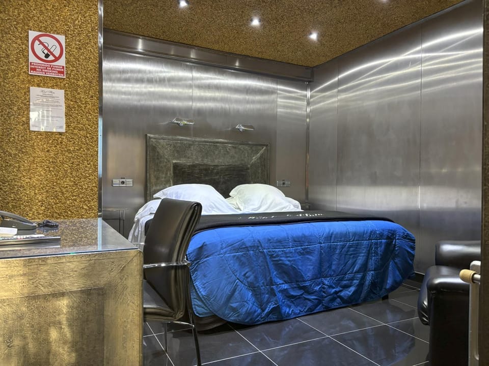 Bed, Photo of the whole room, Seating area, Bedroom, furniture
