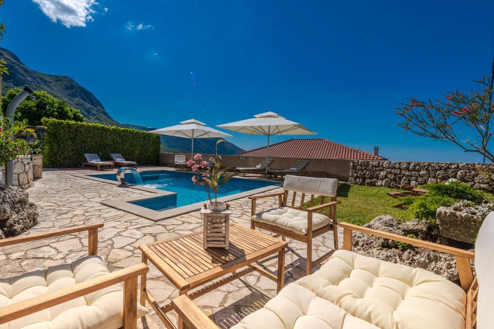 Patio, Nearby landmark, Spring, Day, Natural landscape, Mountain view, Pool view, Sea view, Swimming pool, sunbed