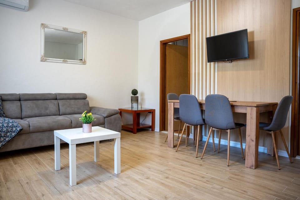 Living room, air conditioner