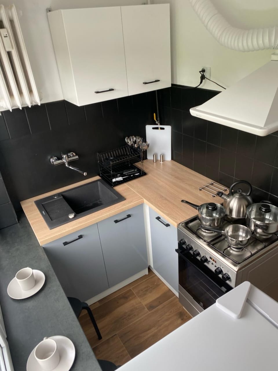 Kitchen or kitchenette, Dining area, stove