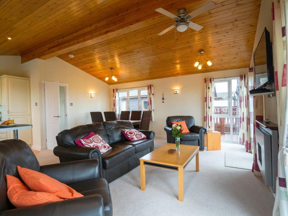 Communal lounge/ TV room, Living room