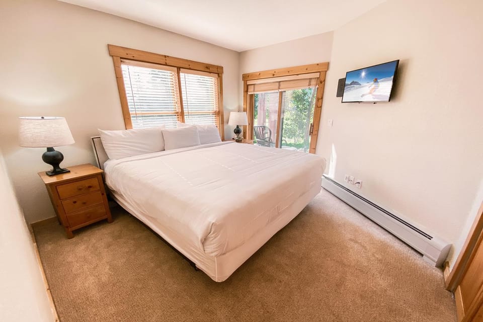 Tenderfoot Lodge 2604 by SummitCove Lodging in Colorado House in Keystone