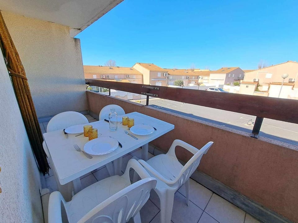 Appartement 2 pièces climatisé avec balcon, garage et piscine à Marseillan - FR-1-326-707 Apartment in Marseillan