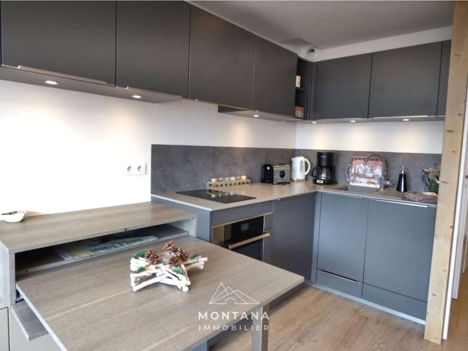Studio moderne rénové avec balcon au Grand-Bornand - FR-1-458-143 Apartment in Le Grand-Bornand