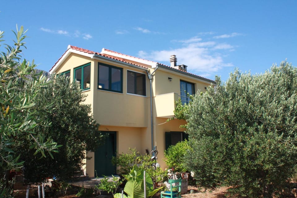 Property building, View (from property/room)