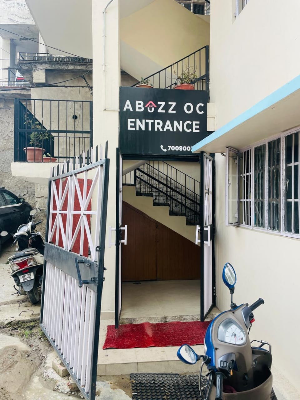 Facade/entrance