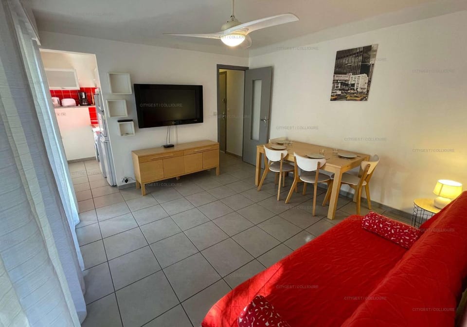 TV and multimedia, Living room, Dining area