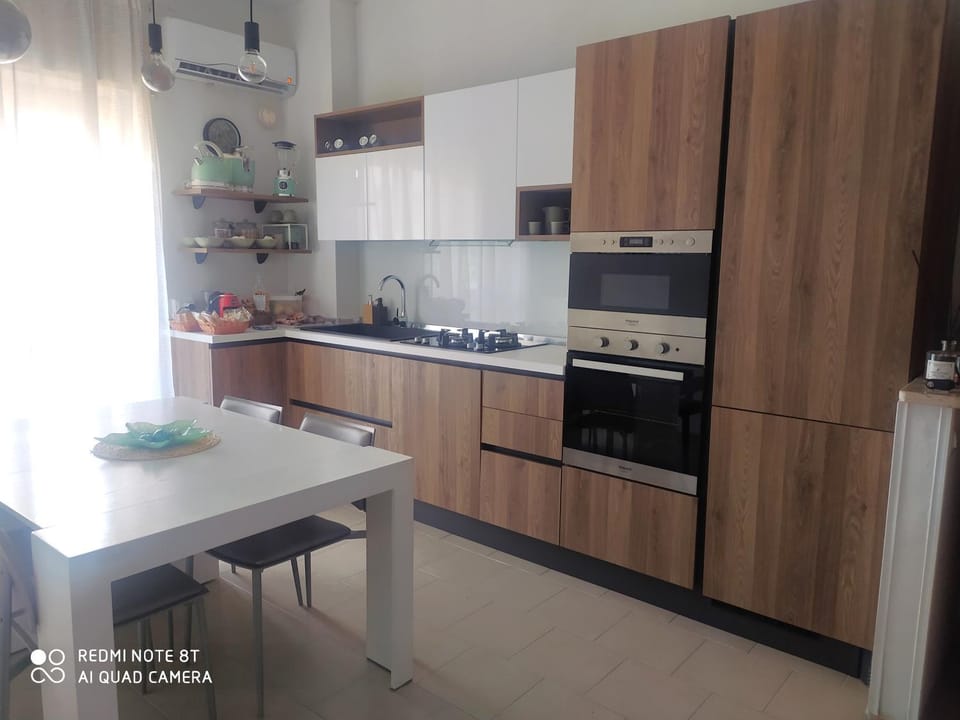 Dining area, Communal kitchen