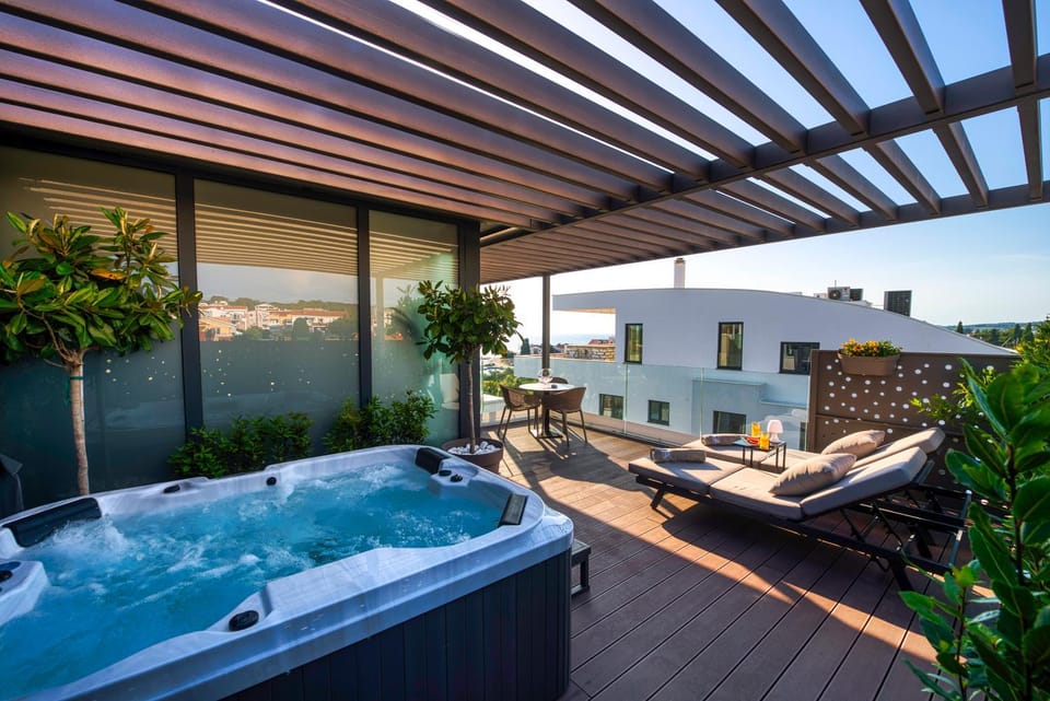 Day, Hot Tub, View (from property/room), Balcony/Terrace, sunbed