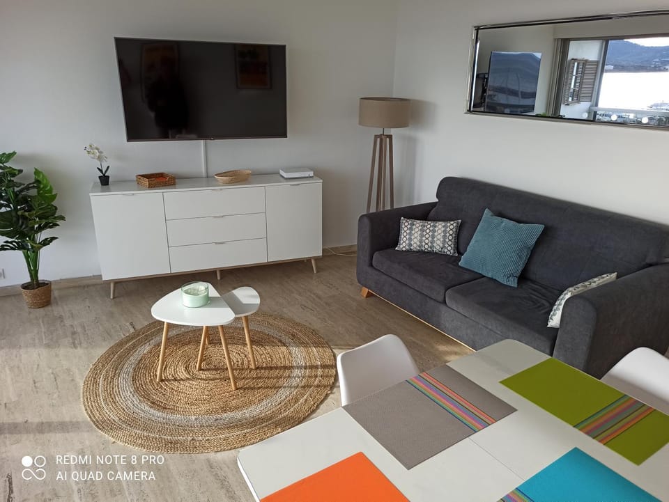 Vue mer exceptionnelle Apartment in Le Lavandou