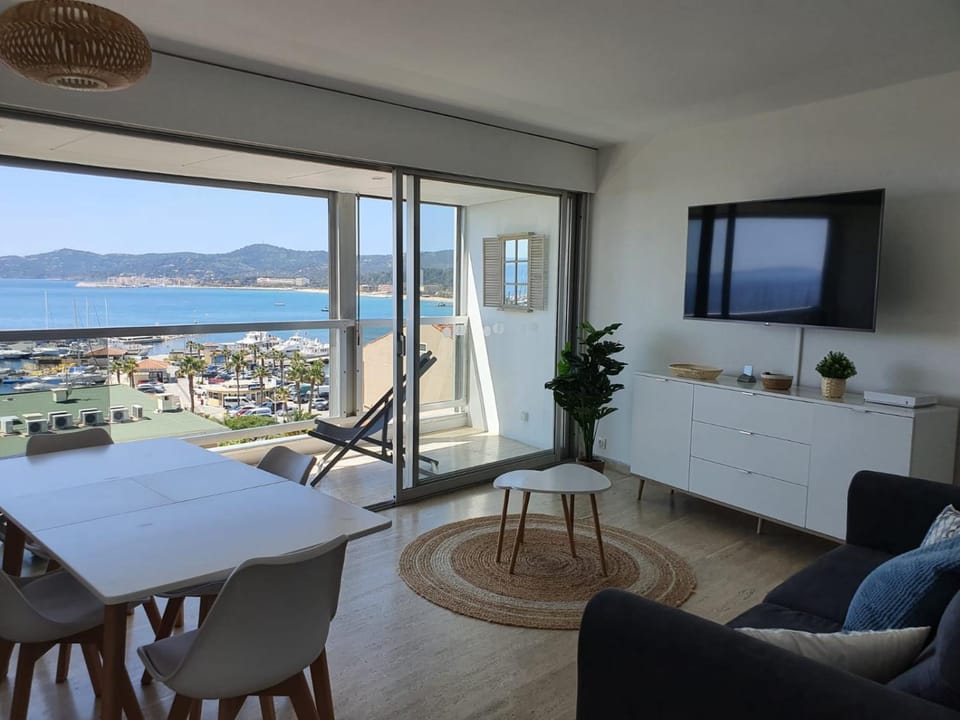 Vue mer exceptionnelle Apartment in Le Lavandou