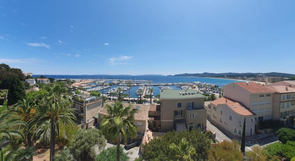Vue mer exceptionnelle Apartment in Le Lavandou