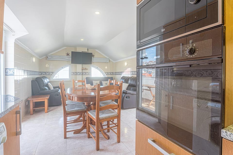 T2 Duplex Coral House Apartment in Nazaré