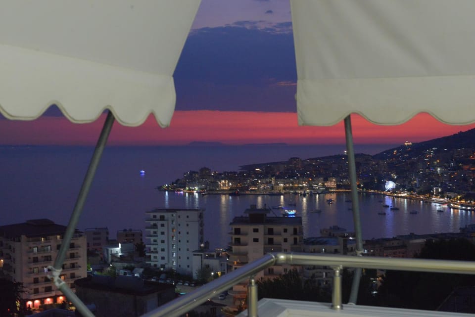 Balcony/Terrace, Balcony/Terrace, City view, Sunset