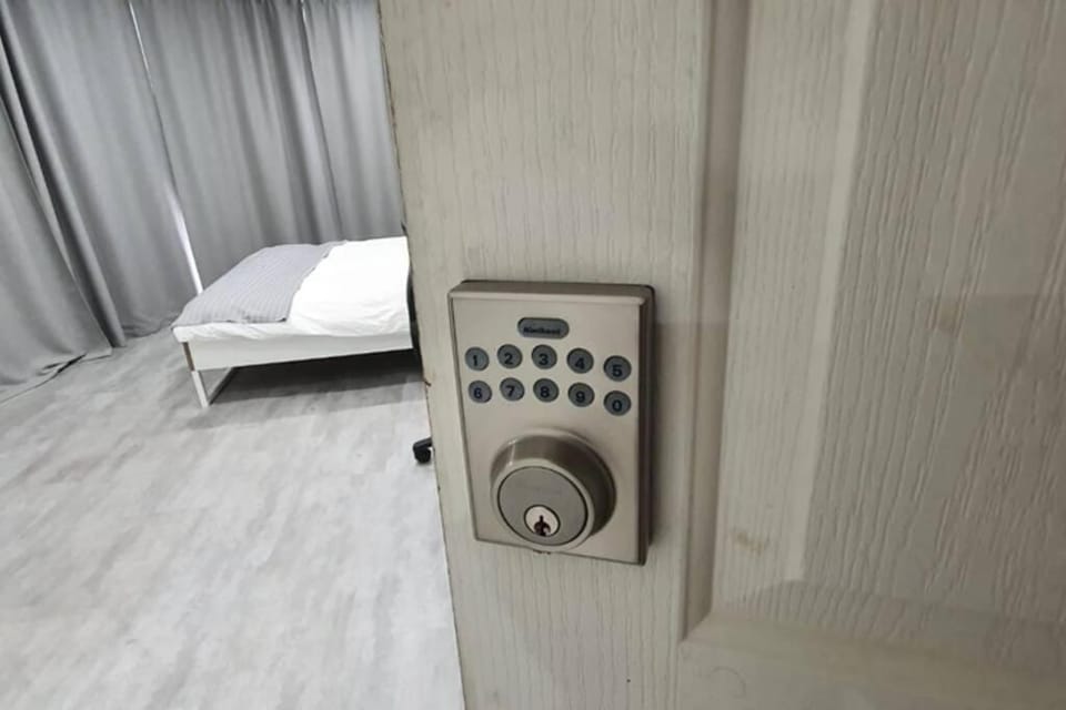 Dana-Spacious Private Room in Shared 2-Bedroom Apartment-1 Apartment in Canberra