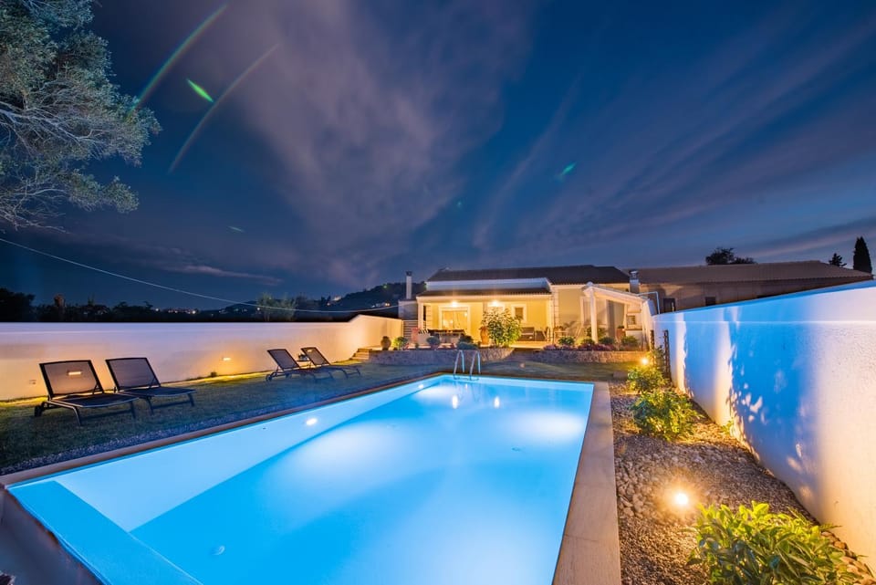 Night, Swimming pool, sunbed