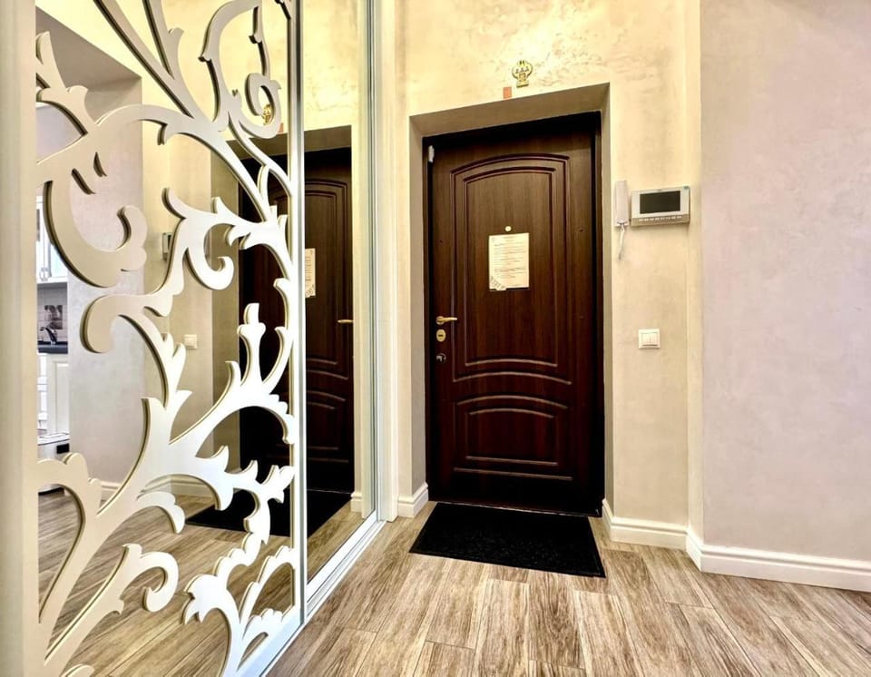 ApartPoltava 1-кімн Елегантна студія в ПРЕСТИЖНІЙ новободові біля СОНЯЧНОГО ПАРКУ Apartment in Ukraine