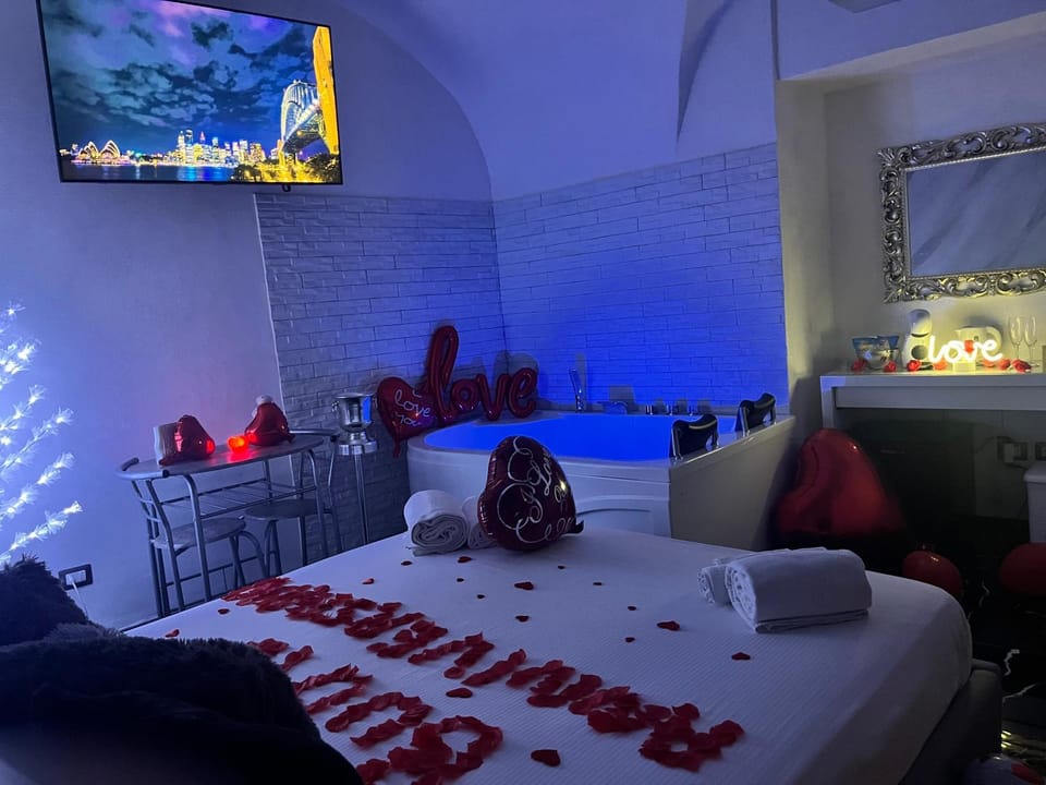 Suite Vico li cuti Love hotel in Catania