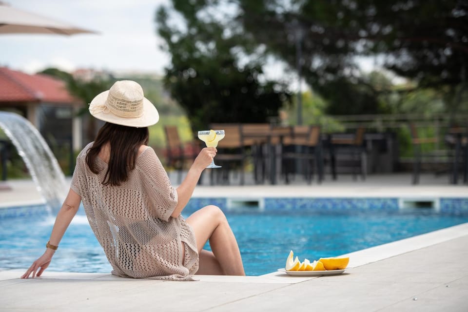 Lounge or bar, Swimming pool
