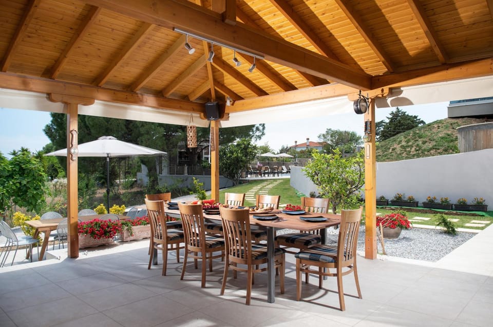 Restaurant/places to eat, Banquet/Function facilities, Seating area, Dining area
