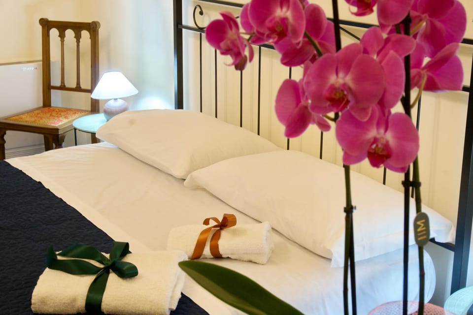 Domus Aurea Bed and Breakfast in Montalbano Elicona