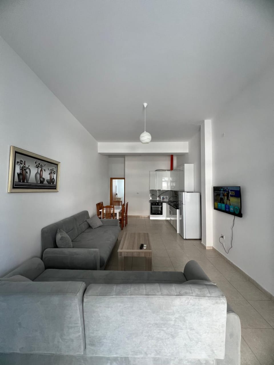 TV and multimedia, Living room, Seating area, Dining area