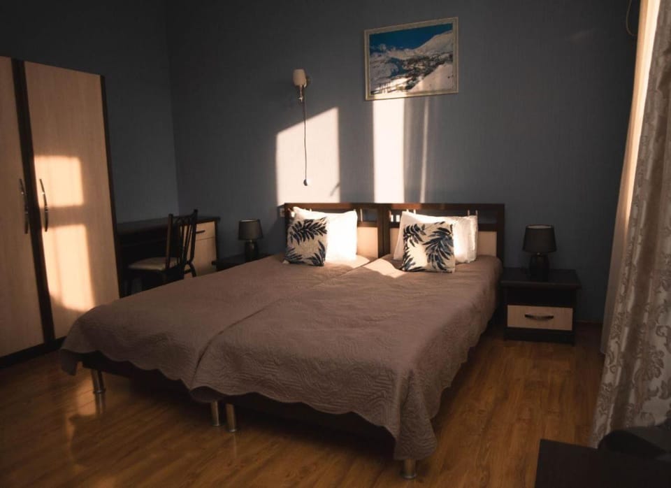 Bed, Photo of the whole room
