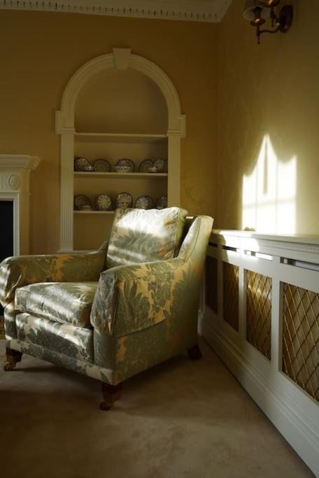 Luxury 2 bed Georgian Townhouse, Old Portsmouth Villa in Portsmouth