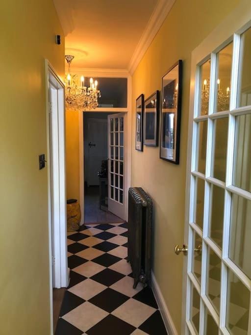 Luxury 2 bed Georgian Townhouse, Old Portsmouth Villa in Portsmouth