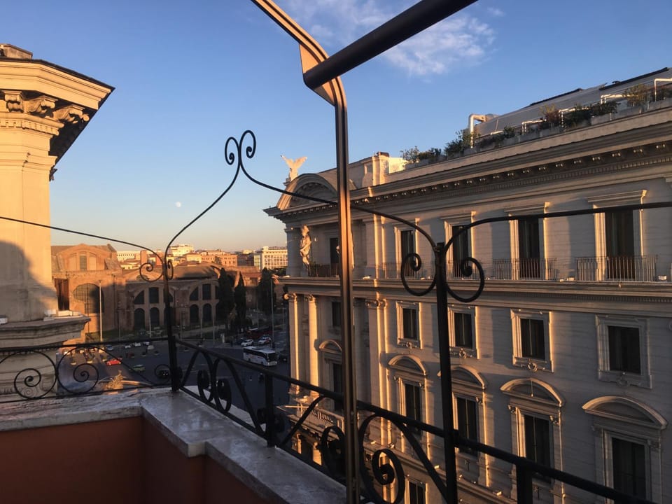 Balcony/Terrace, City view