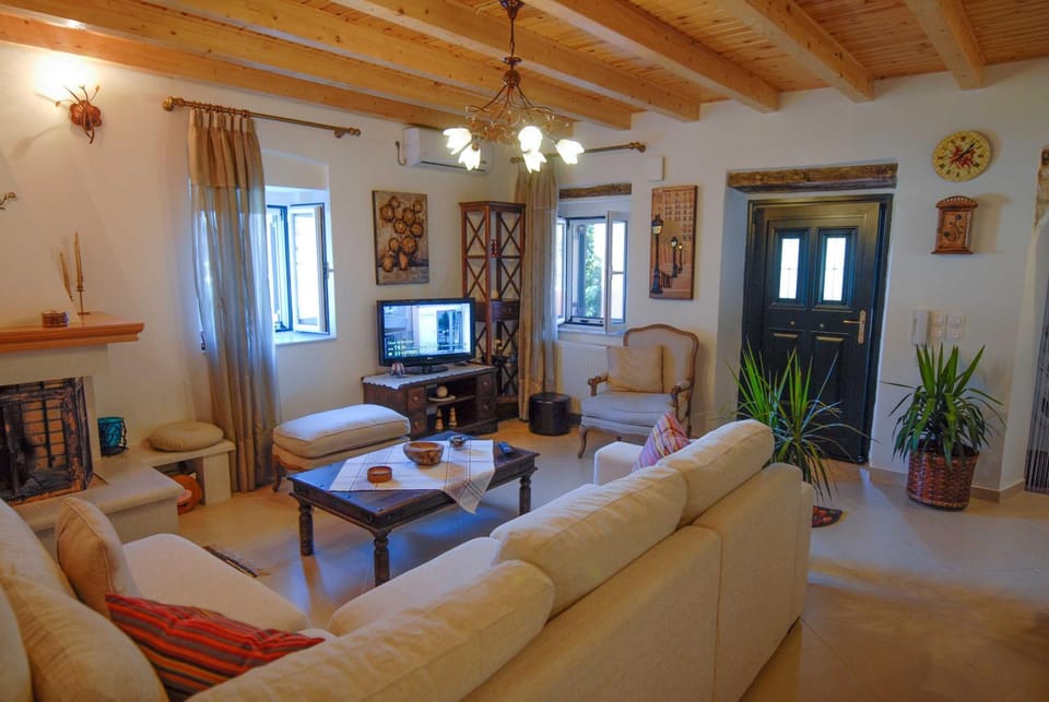 TV and multimedia, Living room, Seating area, flat iron