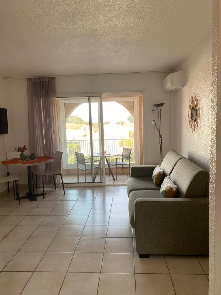 Studio 4 personnes bord de mer avec piscine wifi Apartment in Corsica