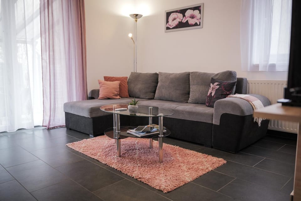 Laura Luxury Apartman Gyenesdiás Apartment in Hungary