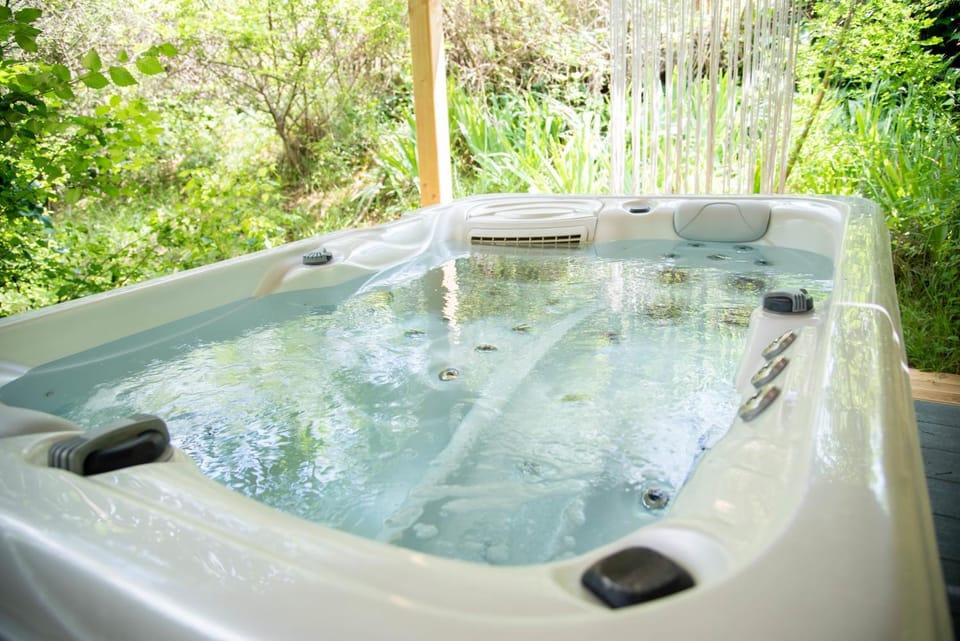 Hot Tub, Hot Tub, Garden view