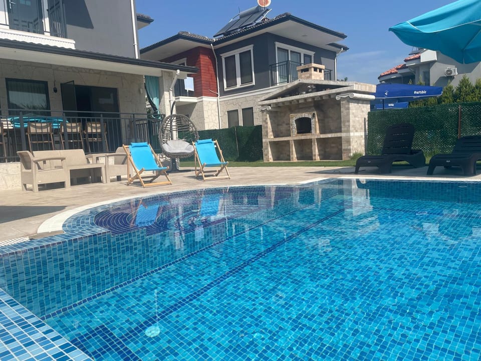Patio, Pool view, Swimming pool, sunbed