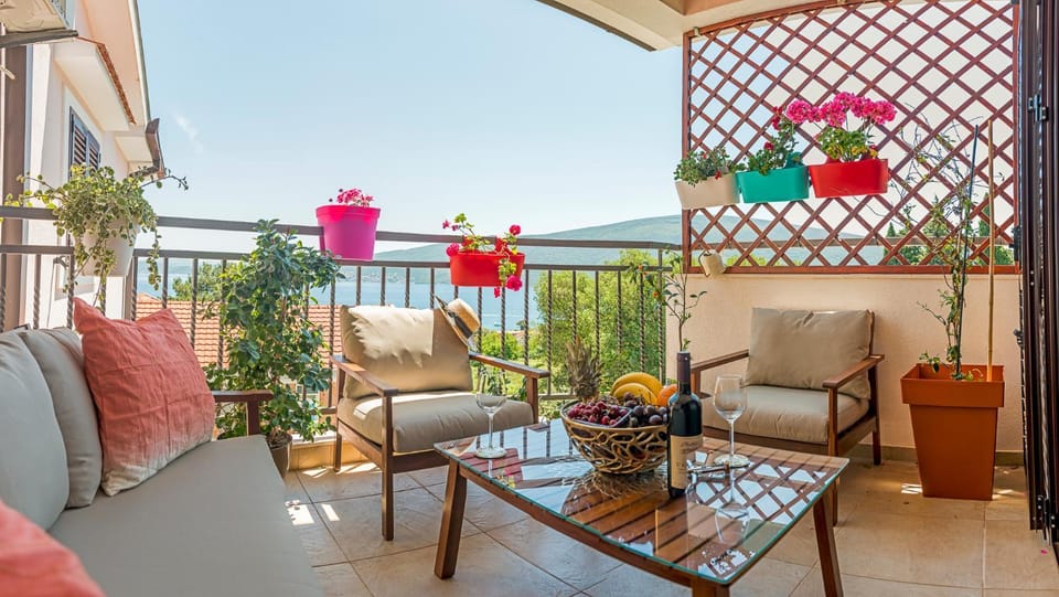 Cicciobello Lux Apartment Baošići with stunning sea view and private garage Apartment in Kotor Municipality
