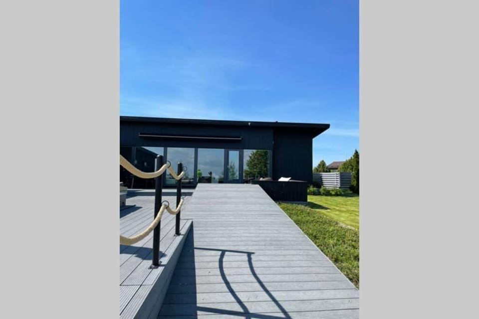 Property building, Patio, Garden