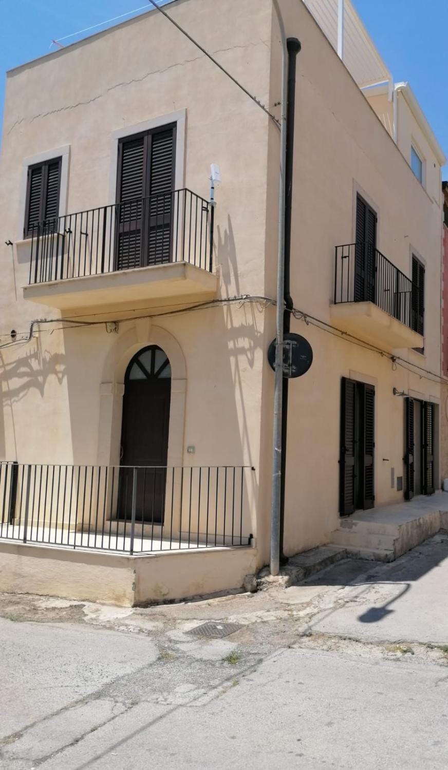 Property building, Facade/entrance