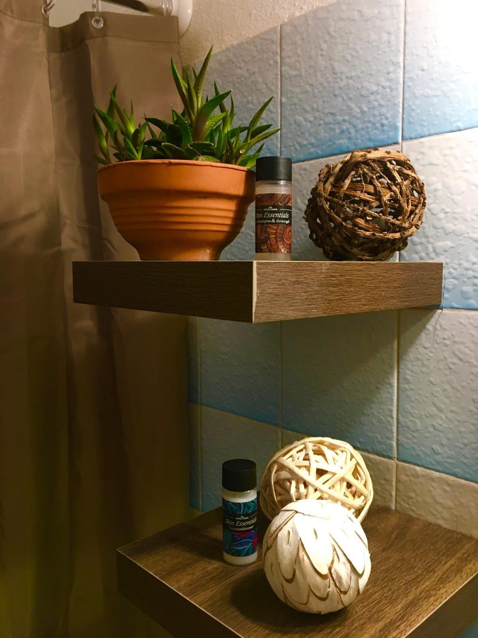 Bathroom, Decorative detail