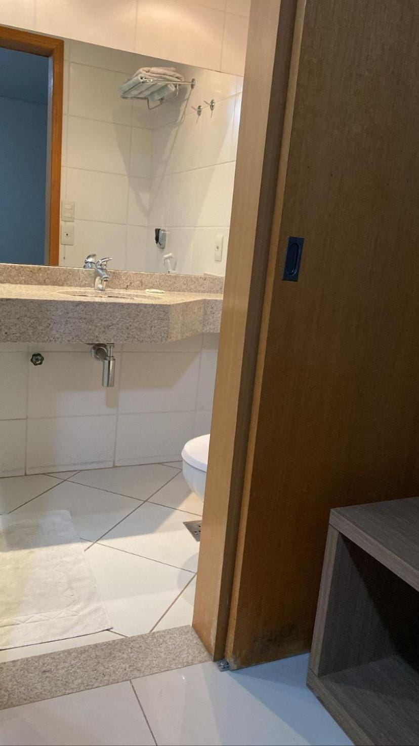 712 - FLAT para temporada em Goiania-proximo ao Parque Areião Apartment in Goiania