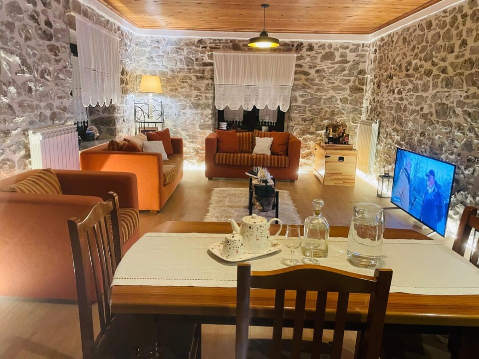 BUJTINA CAKULI, Rehovë - ERSEKË Villa in North Macedonia