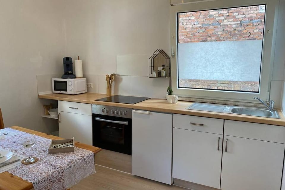 Coffee/tea facilities, Kitchen or kitchenette, minibar, pet friendly, stove, toaster