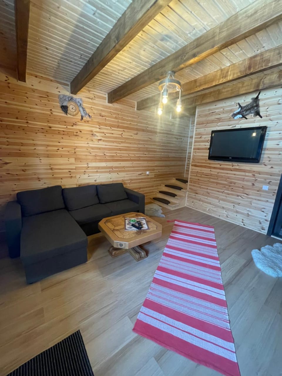 Communal lounge/ TV room, TV and multimedia, Living room, Seating area, Evening entertainment