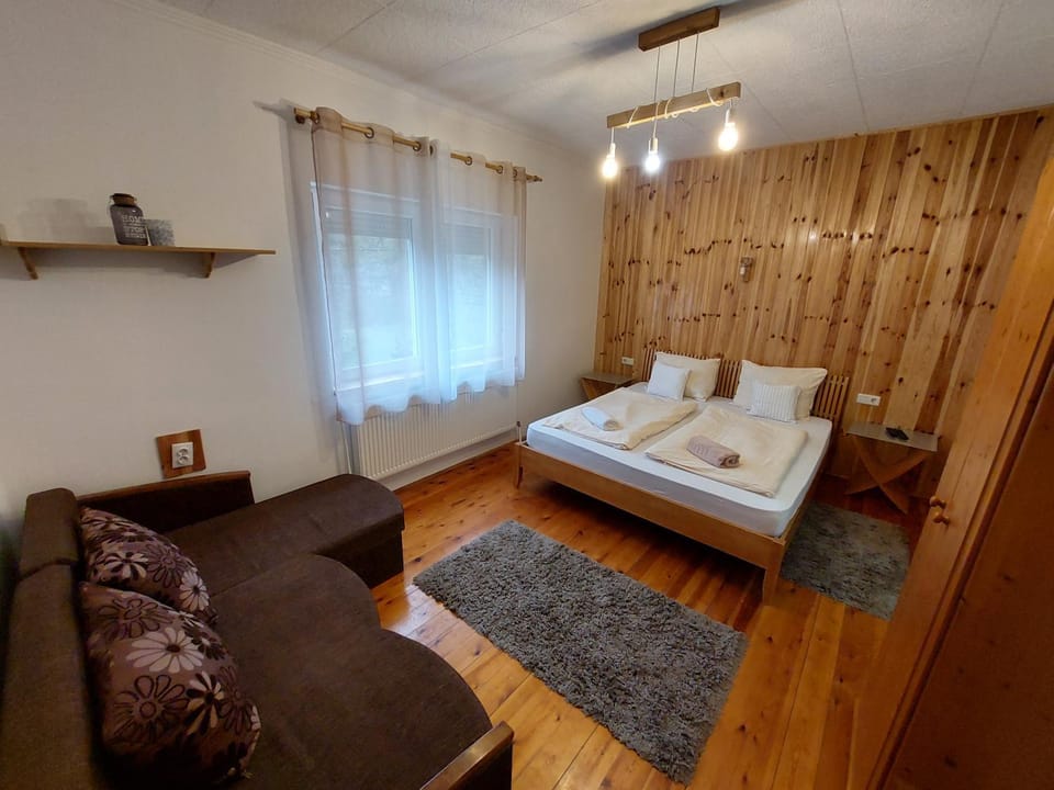 Fenyőfa vendégház Bed and Breakfast in Slovakia