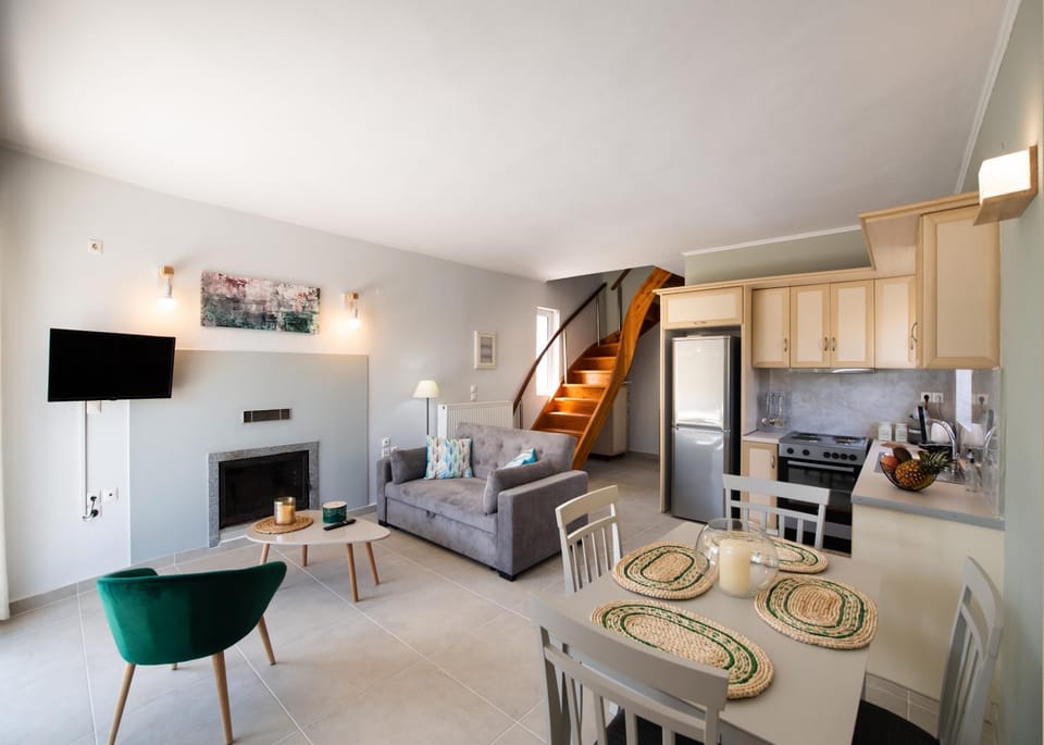 Kitchen or kitchenette, Living room