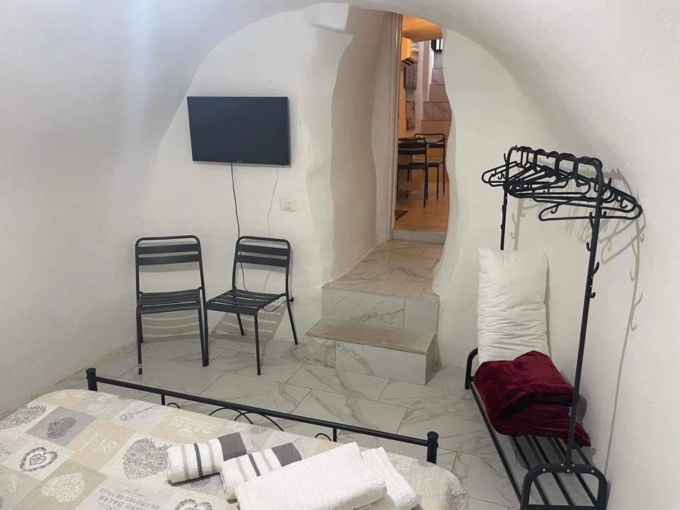 Mory&Clary Cave Palese Airport Bed and Breakfast in Bari
