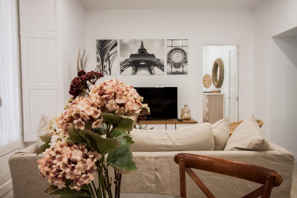 TV and multimedia, Living room, Decorative detail