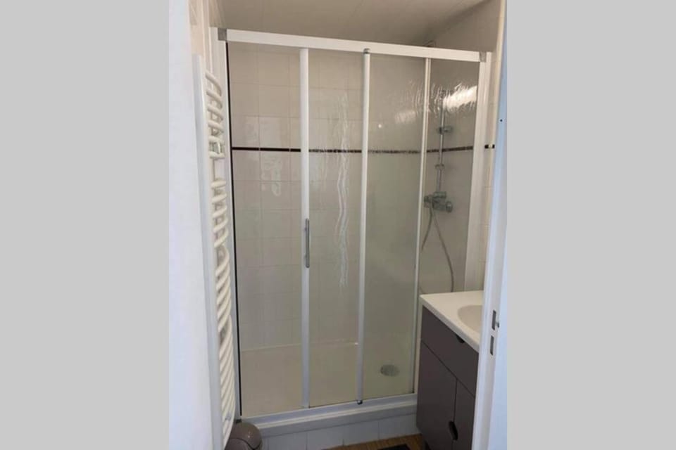 Appartement T2 rénové dans résidence avec piscine Apartment in Lacanau