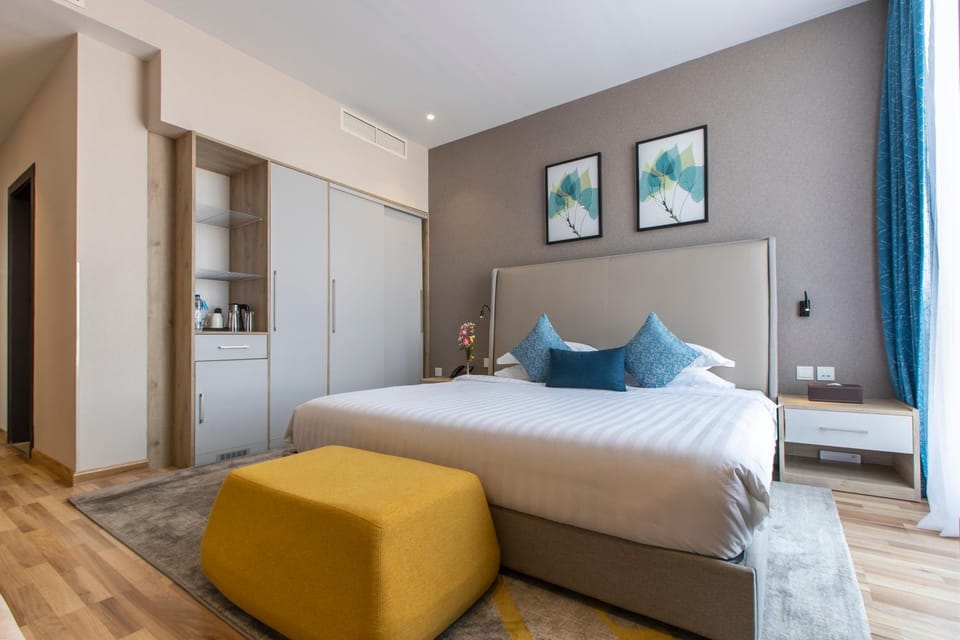Bedroom, wardrobe